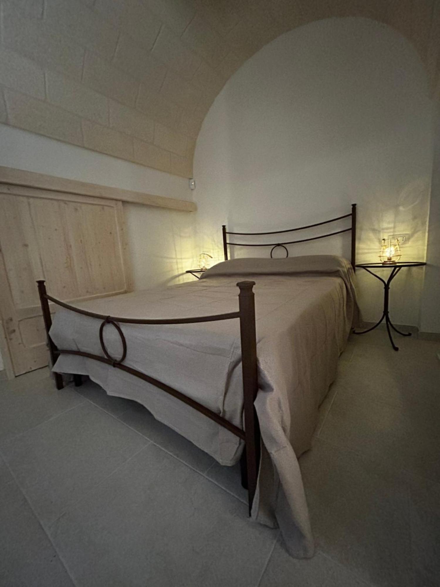 Il Trullo Di Bina Bed & Breakfast Pezze Di Greco Exterior photo
