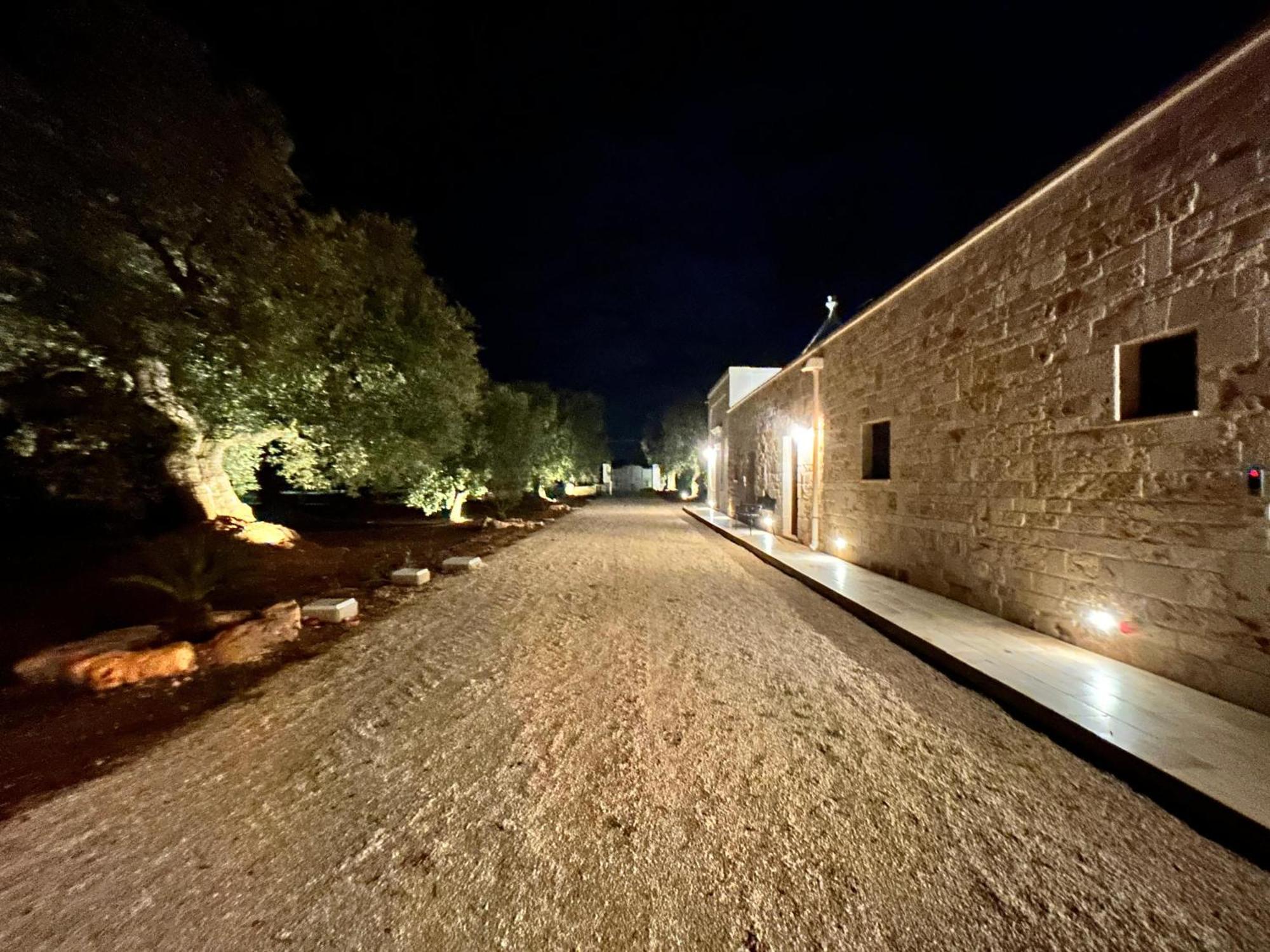 Il Trullo Di Bina Bed & Breakfast Pezze Di Greco Exterior photo